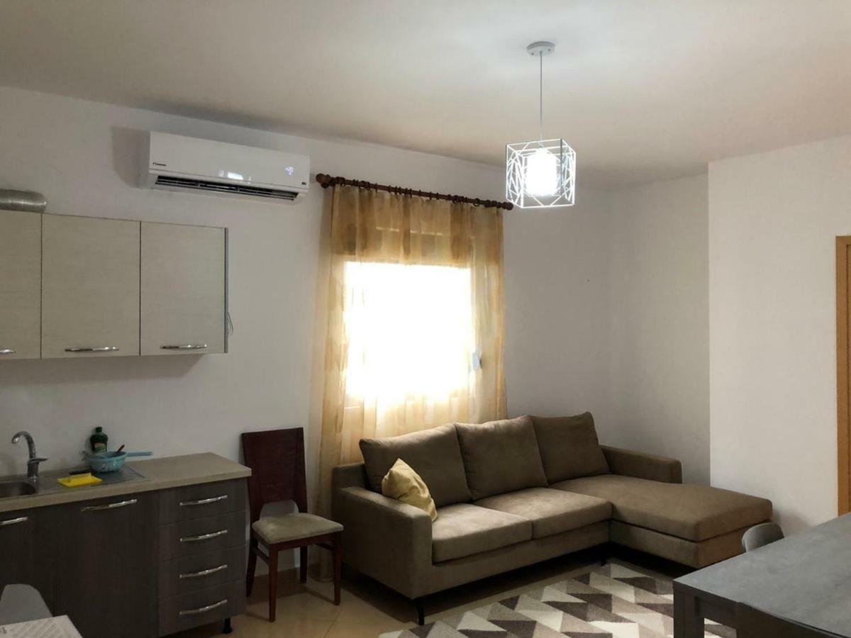 Center Apartment Vlorë 외부 사진